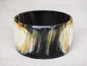 Brazaletes Artesanales de Cuerno de Búfalo, Joyería Única y Natural para Mujer, Accesorios de Moda y Culturales - Product Image 4