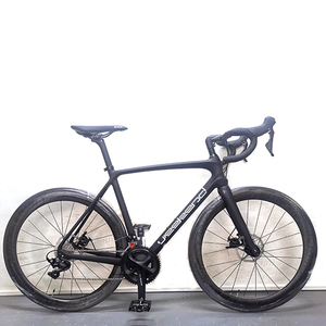 Vélo de Route en Fibre de Carbone 700c Modèle Populaire à Prix de Gros, Nouveau Style, Frein à Disque Hydraulique, 22 Vitesses, 700X25C - Product Image 2