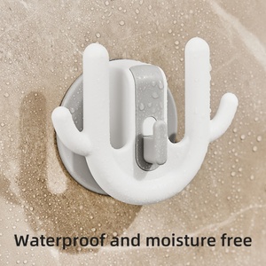 Support mural en plastique pour pantoufles de salle de bain, sans perçage, avec égouttoir pour rangement arrière de toilettes - Product Image 3