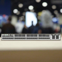 Switch Administrado Cisco Catalyst C9300X-24Y-A de 24 Puertos, Nuevo, con 4 Uplinks SFP de 4 Gigabit, SNMP, 1 Año de Garantía, Capacidad de 128 Gbps, Apilable