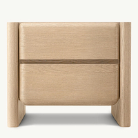 Table de chevet RH NOMA en bois massif, chêne naturel clair avec façade de tiroir arrondie et étagère ouverte, solution de rangement moderne pour chambre à coucher