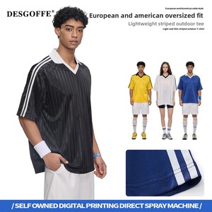 T-shirt de football léger et respirant en polyester à rayures, col en V, pour activités sportives et en plein air - Product Image 1