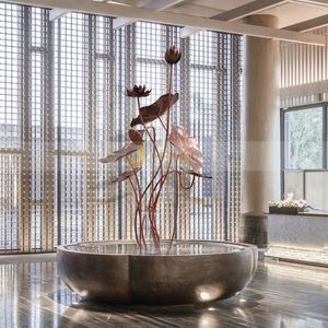 Escultura de Monumento Art Deco Personalizada de Acero Inoxidable M118 con Características Impermeables y Duraderas, Montaje en Suelo para Parques Conmemorativos - Product Image 3