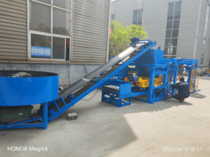 Ligne <span class=keywords><strong>de</strong></span> production automatique <span class=keywords><strong>de</strong></span> blocs creux et <span class=keywords><strong>de</strong></span> briques en ciment motorisée contrôlée par PLC avec boîte <span class=keywords><strong>de</strong></span> vitesses 220V/380V/440V - Product Image 2