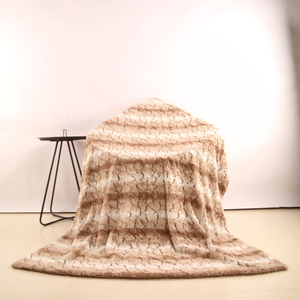 Nature Vison Épais Chaud Shaggy Jeter En Peluche Super Doux Synthétique Faux <span class=keywords><strong>Fourrure</strong></span> Couvertures Populaire Floral Dot Rayé Solide Motifs - Product Image 2