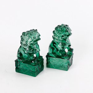 Juego <span class=keywords><strong>de</strong></span> 2 Figuras <span class=keywords><strong>de</strong></span> León Verde <span class=keywords><strong>de</strong></span> Resina Transparente Personalizadas, Decoración Feng Shui <span class=keywords><strong>de</strong></span> la Suerte, Leones Guardianes Chinos - Product Image 2