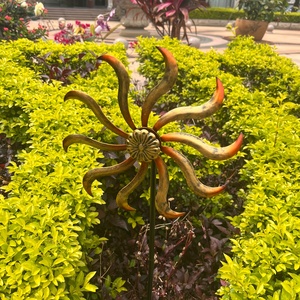 Grand piquet de jardin moderne en métal à double vent avec forme irrégulière pour la décoration de paysage extérieur - Product Image 6