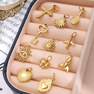 Explosión Celestial |   Charm de Acero Inoxidable Chapado en Oro PVD de 18K para la Creación de Joyería DIY |   Colgante de Sol, Luna, Estrellas, Cruz y Ojo Turco - Product Image 3