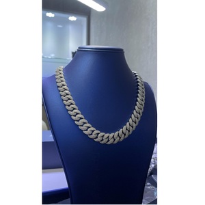 Chaîne cubaine en diamant moissanite de qualité supérieure, bijoux raffinés pour mariage, fête et cadeaux d'anniversaire, disponible au prix export. - Product Image 1