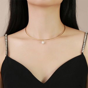 Collier simple et luxueux en acier inoxydable plaqué or, chaîne à maillons réglable, pendentif en cristal, pour femmes, occasions spéciales, anniversaire, cadeau - Product Image 4