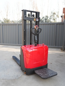 Chariot à palettes manuel, capacité 1 tonne, longueur de fourche 1200 mm, couleur rouge, utilisation extérieure, fonctionnement en position debout - Product Image 4