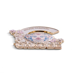Imán de nevera de metal con impresión UV de tetera de flores rosas exquisitas de marca de diseñador, recuerdo lindo - Product Image 3