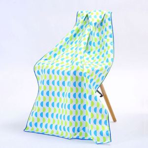 Serviette de voyage, de sport et de camping en microfibre avec sac en paille, séchage rapide, idéale pour les voyages, la plage, la douche, la randonnée, la piscine et les pique-niques - Product Image 2