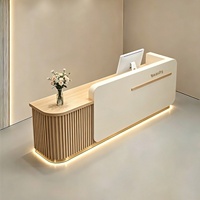 Comptoir de réception personnalisé pour magasin de vêtements féminins - Mobilier de bureau commercial minimaliste en cuir finition cuite