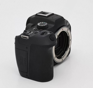 EOS R7 32.5MP APS-C sin espejo. Entre las cámaras sin espejo de mayor resolución en su clase. - Product Image 4