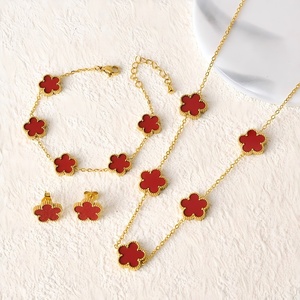 Ensemble de <span class=keywords><strong>bijoux</strong></span> pour femmes en acier inoxydable plaqué <span class=keywords><strong>or</strong></span> 18 carats avec boucles d'oreilles, bracelet et collier - Cadeau pour femmes - Product Image 2