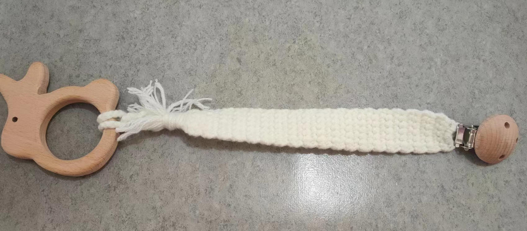 Attache-tétine lapin blanc laiteux