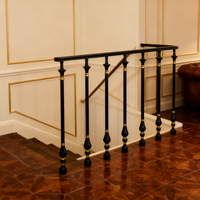 Vente en gros Style luxe qualité supérieure Installation facile Balustre de balcon Broches métalliques garde-corps d'escalier en aluminium pour Villa Maison