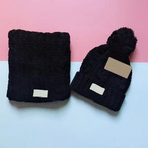 Nuevos Conjuntos de Bufanda y <span class=keywords><strong>Gorro</strong></span> para Niños y Mujeres, Conjunto de Bufanda y <span class=keywords><strong>Gorro</strong></span> de Invierno de Piel Sintética Personalizada - Product Image 4