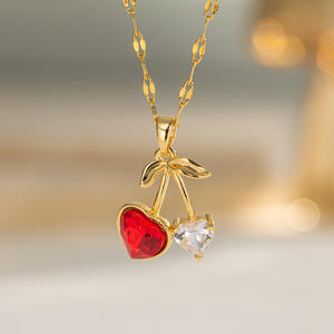 Collier pendentif cerise en zircon plaqué or 18 carats en acier inoxydable hypoallergénique pour femme, collier cerise <span class=keywords><strong>rouge</strong></span> doux pour femme - Product Image 4