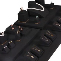 Présentoir de comptoir noir en microfibre haut de gamme pour bijoux avec rangement pour colliers
