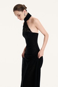 เดรสยาวผู้หญิงแบบใหม่ สไตล์ลำลอง รับผลิตแบบ ODM ไม่มีแขน รุ่น CORINNE ELEGANT LACE DRESS ชุดราตรีคอวีแบบพัน - Product Image 3