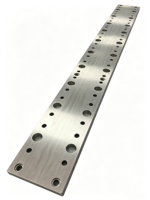 Plaque longue en acier inoxydable SUS304 de 1250 mm de longueur, composants de plaque de base usinés avec précision par fraisage CNC sur mesure