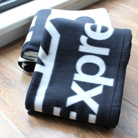 Couverture d'avion personnalisée REPT avec broderie de logo Couvertures chaudes en polyester 100% Couverture polaire portable