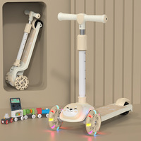Planche à roulettes pliante pour enfants à trois roues avec lumières clignotantes, trottinette trois-en-un sur le thème des bébés, vélo jouet pour enfants