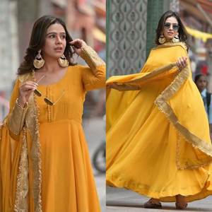 Robe moderne en georgette jaune doré avec boutons fantaisie sur le col, magnifique choli pour les fêtes, séchage rapide, toutes saisons - Product Image 6