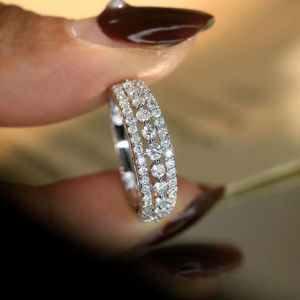 แหวนทองคำแท้ 18K ซินฟลาย ประดับเพชร 0.65 กะรัต ขายส่ง - Product Image 3