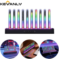 Nouvelle lumière d'ambiance décorative pour l'intérieur de la voiture 5V, colorée, à dix tubes, avec contrôle sonore et rythme musical, version à brancher pour voiture