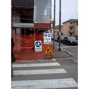 Letrero de visualización gráfica de 40x60 cm para peatones a la izquierda - Product Image 1