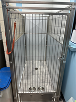 Modèle solide antirouille Galvalume Dog Kennel Caisse en fil soudé économique avec plateau en plastique Palette pour grands chiens