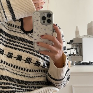 Funda para Teléfono con Diseño Floral Morado Fresco para iPhone 16 Pro Max 15 14 13, con Brillo Electrochapado para Mujer - Product Image 1