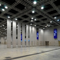 Parois de séparation verticales coulissantes pliables en aluminium pour hôtels, restaurants, salles de banquet - Design moderne, épaisseur 100 mm