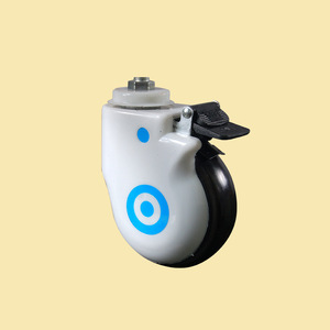 Lit médical manuel Yuanmei YM-587, simple ou double, avec fonction bascule pour personnes âgées, équipé de roulettes et de barrières amovibles - Product Image 3