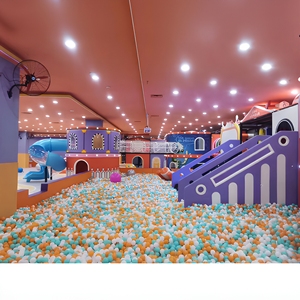 Parque Infantil Comercial Temático con Temática Dulce, Equipo de Juego Suave Interactivo, Piscinas de Pelotas y Redes de Escalada para 200 Niños - Product Image 1