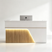 Comptoir de réception moderne personnalisé, comptoir d'accueil commercial avec éclairage LED, design en bois pour mobilier de hall d'accueil de bureau