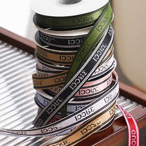 Commercio all'ingrosso della fabbrica 2cm famoso marchio di griffato Grosgrain regalo rotolo di nastro di vendita calda di lusso decorativo nastro per fiori - Product Image 4