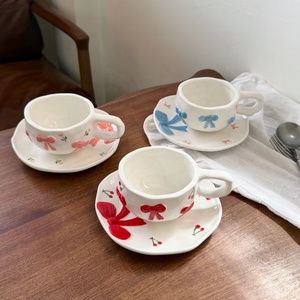 Fábrica Direta Ins Estilo Em Relevo Bow Copo De Café De Cerâmica Branca e Pires Set para Atacado Porcelana Tarde Chá Copos Prato - Product Image 4