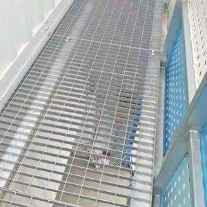 Grille de couverture en acier forgé à dents, largeur 19, pour rames, rampes, caniveaux, quais et applications chimiques - Product Image 3