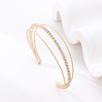 Bracelet en cristal à trois couches de style baroque brillant ; Bracelet minimaliste multi-couches ; Série classique à la mode.