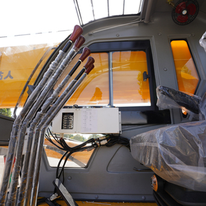 Grue <span class=keywords><strong>de</strong></span> camion Xinfeigong 10 tonnes, flèche à 7 sections, hauteur <span class=keywords><strong>de</strong></span> levage max. 32 m, moment <span class=keywords><strong>de</strong></span> levage élevé, moteur, pompe, engrenages, véhicule <span class=keywords><strong>de</strong></span> chantier - Product Image 3