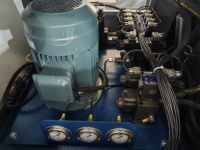 Machine à rouler les tôles en acier CNC hydraulique à 4 rouleaux certifiée CE W12-8*2000, épaisseur 8 mm, robuste, avec service après-vente