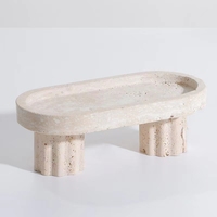 Plateau de salle de bain en marbre naturel de qualité supérieure, un organisateur de comptoir de vanité décoratif moderne et élégant, idéal pour le rangement des cosmétiques.