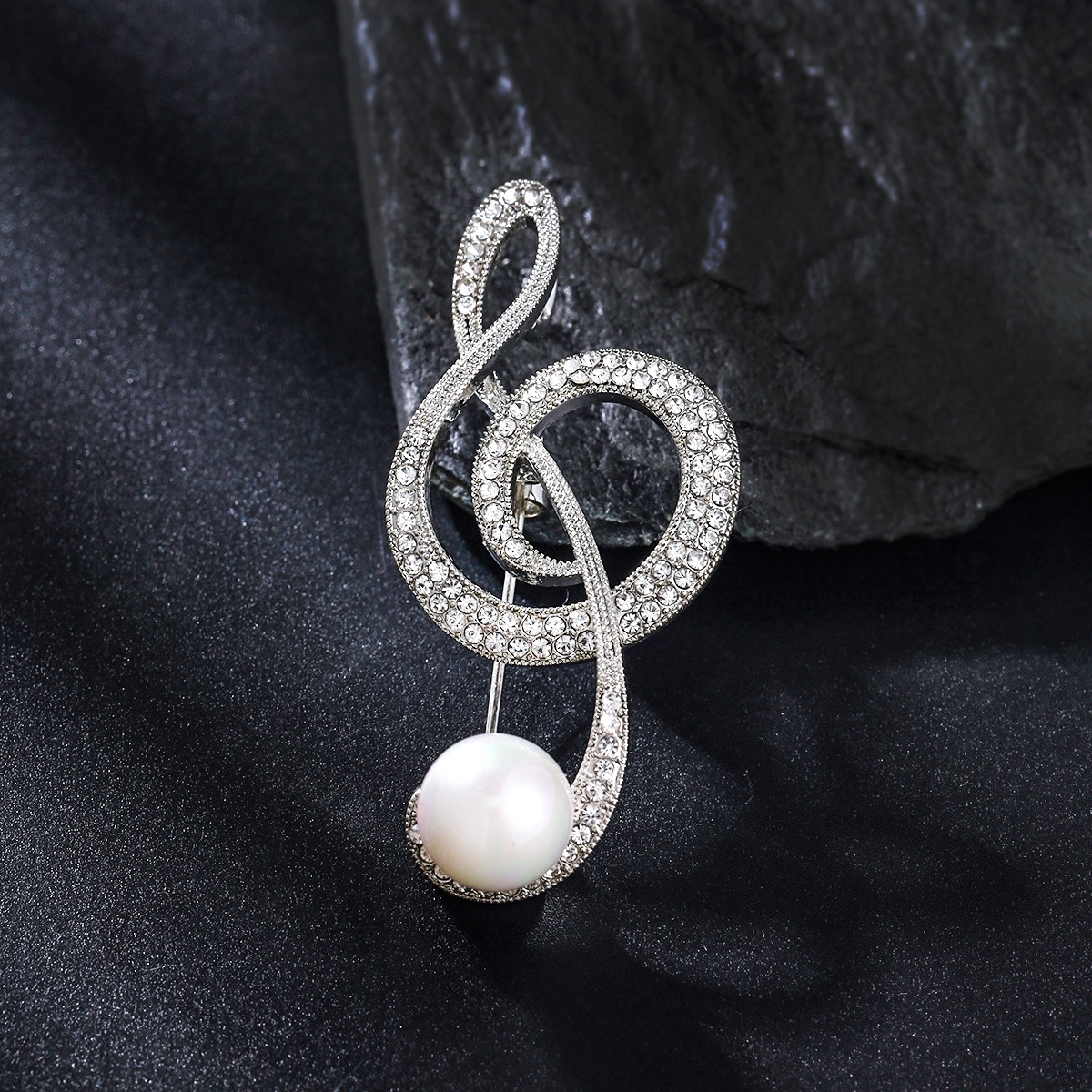 Silver-White Pearl