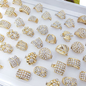 بسعر الجملة خاتم مفتوح مطلي بالذهب عيار 18 مجوهرات عصرية أنيقة مع أقراط من الفولاذ المقاوم للصدأ بالأحجار الكريمة - Product Image 2