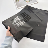 Sacs d'Emballage Personnalisés Imprimés Givrées Noirs Biodégradables avec Fermeture Éclair pour Vêtements et T-shirts