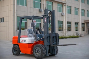 Vitesse automatique de chariot élévateur de palette de source de moteur diesel de 3 tonnes 3 mètres de taille pour des industries de restaurant de construction résultantes - Product Image 6